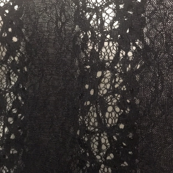 Elegant Lace Scraf with Pom Poms - Picture 3 of 4